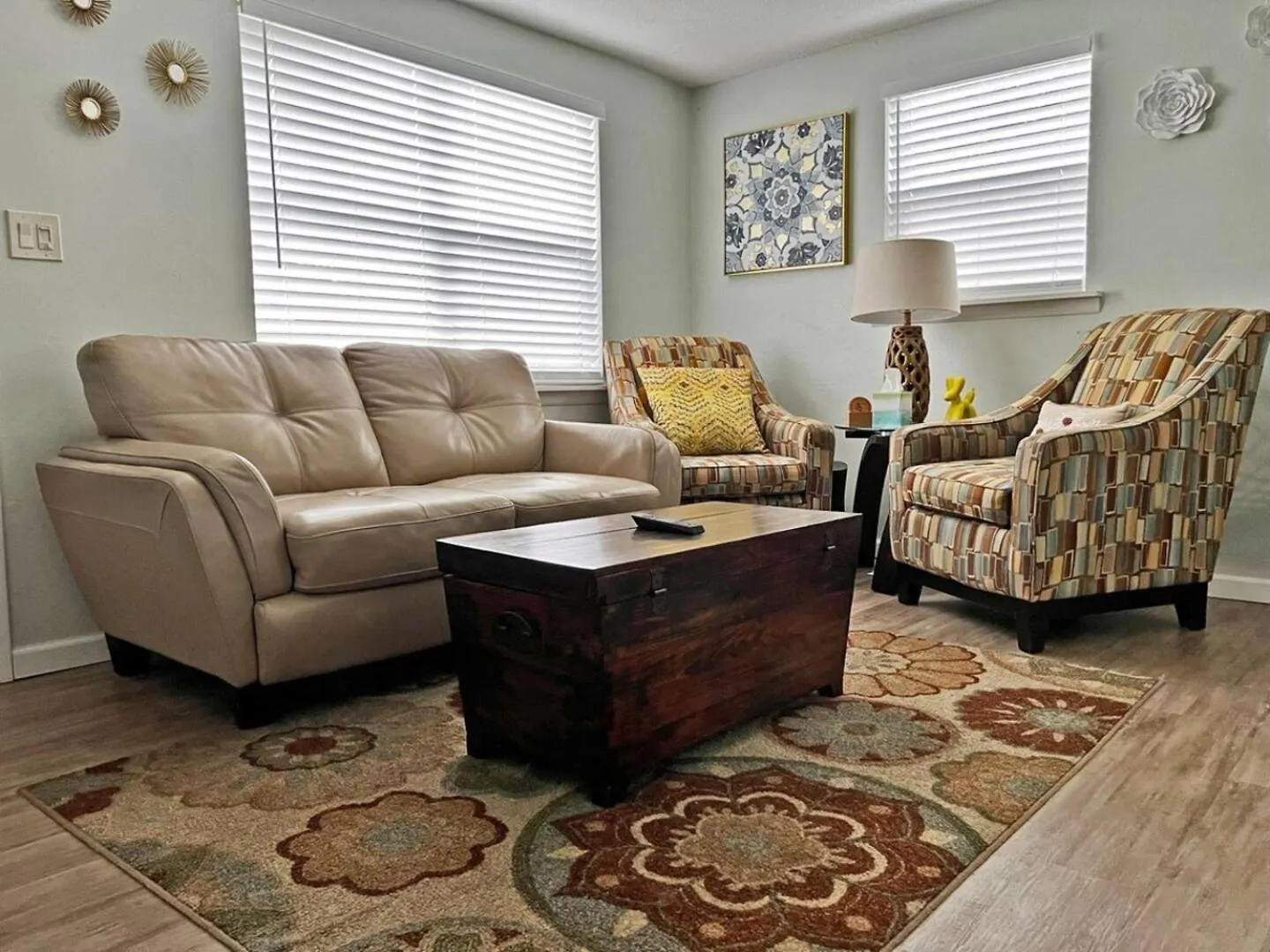 Quiet-clean-cottage-dogs Kitchen * Tallahassee
